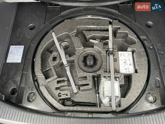 Серый Фольксваген Туран, объемом двигателя 1.6 л и пробегом 196 тыс. км за 8999 $, фото 113 на Automoto.ua