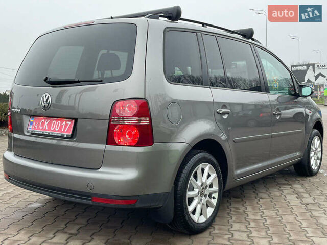 Серый Фольксваген Туран, объемом двигателя 1.6 л и пробегом 196 тыс. км за 8999 $, фото 154 на Automoto.ua