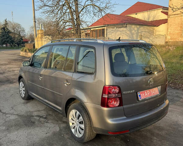 Сірий Фольксваген Туран, об'ємом двигуна 1.6 л та пробігом 191 тис. км за 7700 $, фото 4 на Automoto.ua