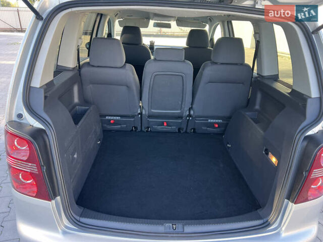 Серый Фольксваген Туран, объемом двигателя 1.4 л и пробегом 235 тыс. км за 7450 $, фото 12 на Automoto.ua