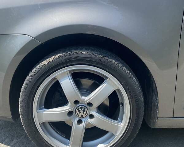 Серый Фольксваген Туран, объемом двигателя 1.6 л и пробегом 211 тыс. км за 9150 $, фото 10 на Automoto.ua