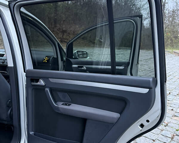 Сірий Фольксваген Туран, об'ємом двигуна 1.39 л та пробігом 182 тис. км за 7950 $, фото 36 на Automoto.ua