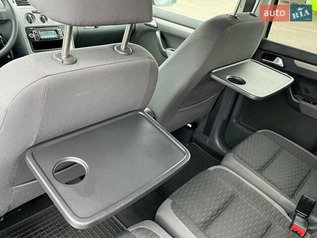 Серый Фольксваген Туран, объемом двигателя 1.6 л и пробегом 196 тыс. км за 8999 $, фото 166 на Automoto.ua