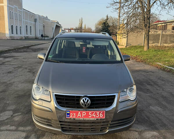 Сірий Фольксваген Туран, об'ємом двигуна 1.6 л та пробігом 191 тис. км за 7700 $, фото 2 на Automoto.ua