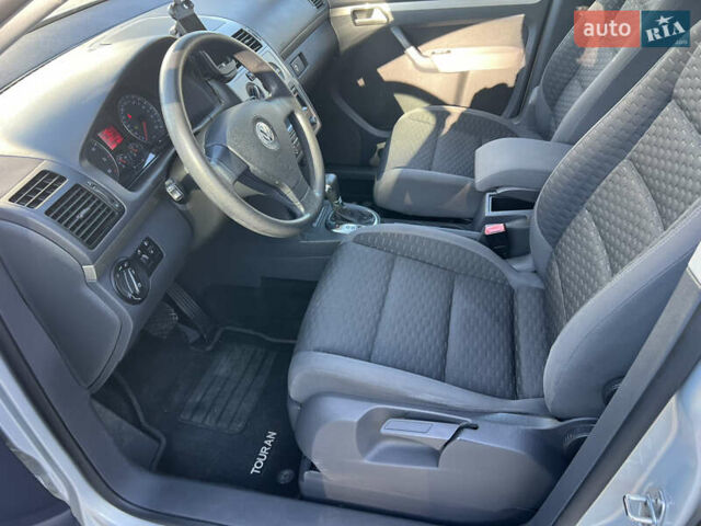 Серый Фольксваген Туран, объемом двигателя 1.4 л и пробегом 235 тыс. км за 7450 $, фото 19 на Automoto.ua