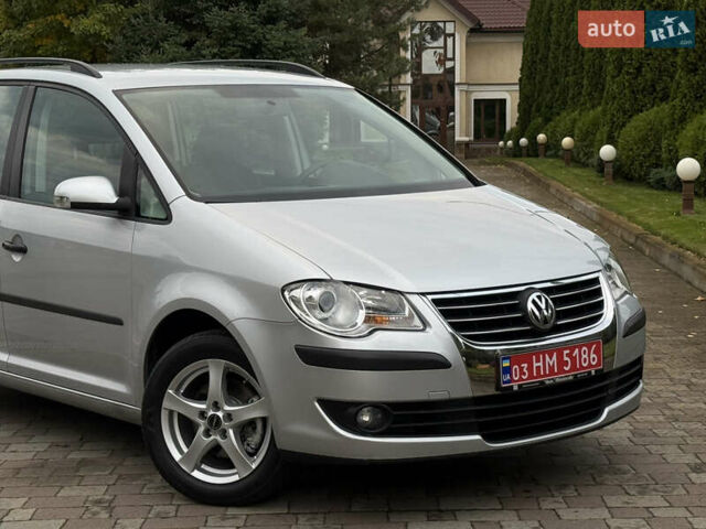 Серый Фольксваген Туран, объемом двигателя 1.6 л и пробегом 174 тыс. км за 7550 $, фото 3 на Automoto.ua