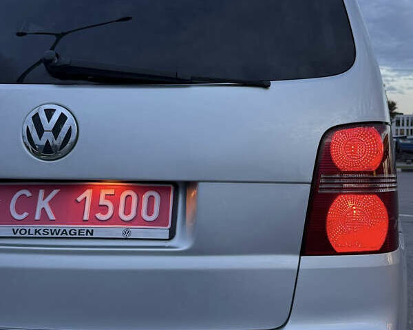 Сірий Фольксваген Туран, об'ємом двигуна 1.6 л та пробігом 212 тис. км за 8499 $, фото 17 на Automoto.ua