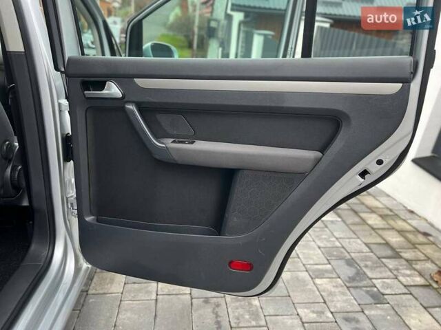 Серый Фольксваген Туран, объемом двигателя 1.6 л и пробегом 198 тыс. км за 8399 $, фото 53 на Automoto.ua