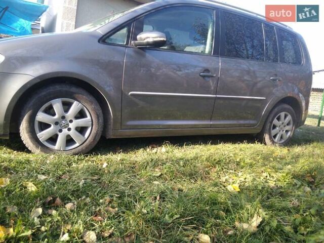 Сірий Фольксваген Туран, об'ємом двигуна 1.4 л та пробігом 211 тис. км за 6600 $, фото 1 на Automoto.ua