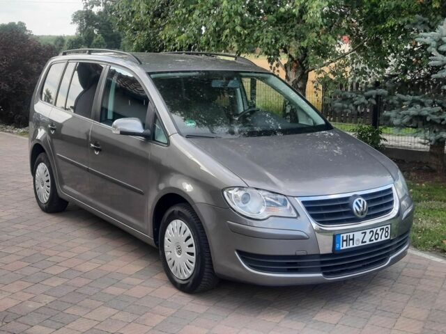 Серый Фольксваген Туран, объемом двигателя 1.6 л и пробегом 130 тыс. км за 7500 $, фото 17 на Automoto.ua