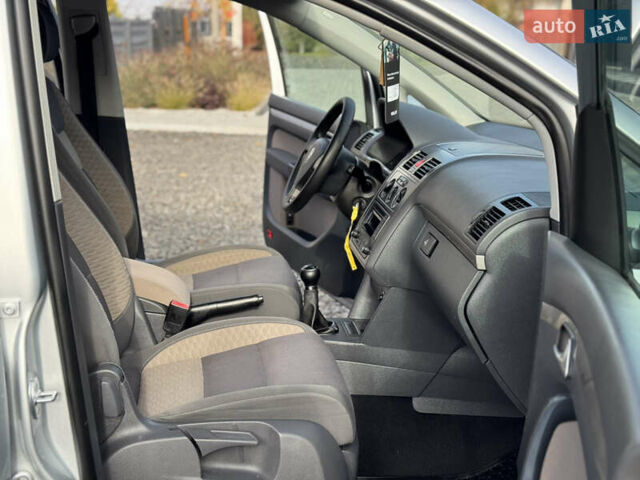 Сірий Фольксваген Туран, об'ємом двигуна 1.4 л та пробігом 197 тис. км за 7690 $, фото 33 на Automoto.ua