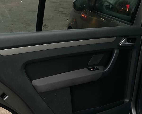 Сірий Фольксваген Туран, об'ємом двигуна 1.4 л та пробігом 174 тис. км за 6999 $, фото 8 на Automoto.ua