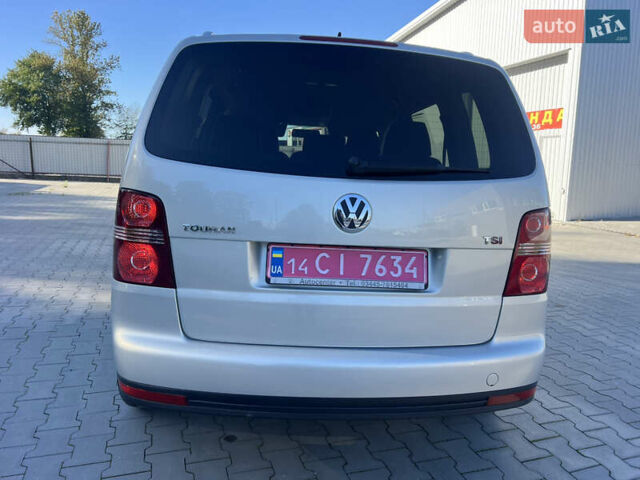 Серый Фольксваген Туран, объемом двигателя 1.4 л и пробегом 235 тыс. км за 7450 $, фото 7 на Automoto.ua