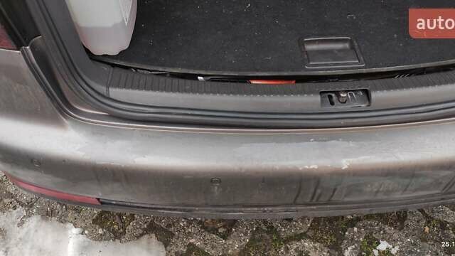 Серый Фольксваген Туран, объемом двигателя 2 л и пробегом 198 тыс. км за 7600 $, фото 10 на Automoto.ua