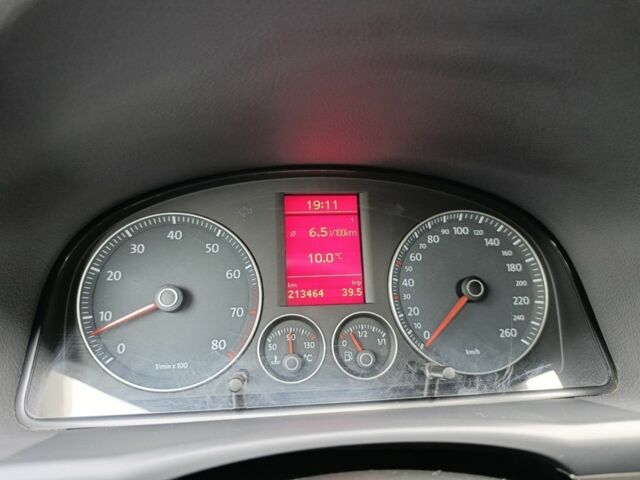 Сірий Фольксваген Туран, об'ємом двигуна 1.6 л та пробігом 213 тис. км за 8600 $, фото 22 на Automoto.ua