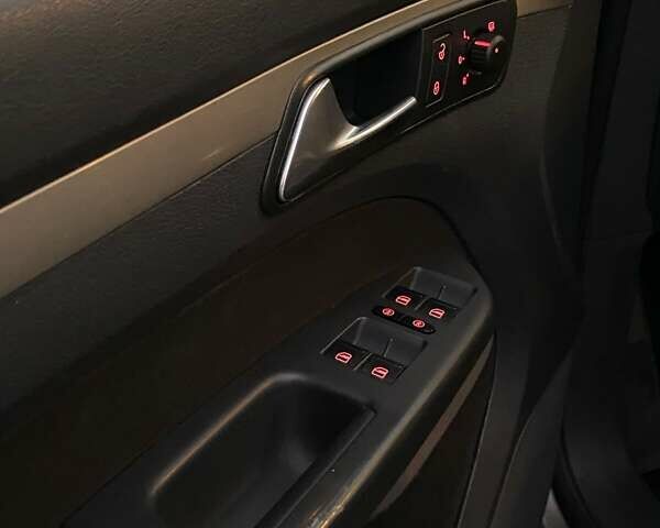 Серый Фольксваген Туран, объемом двигателя 1.4 л и пробегом 174 тыс. км за 6800 $, фото 9 на Automoto.ua