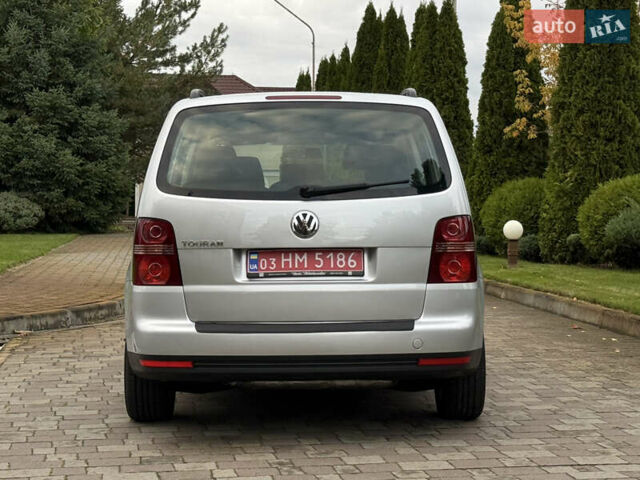 Серый Фольксваген Туран, объемом двигателя 1.6 л и пробегом 174 тыс. км за 7550 $, фото 13 на Automoto.ua