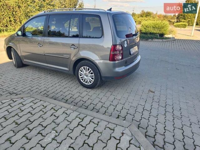 Серый Фольксваген Туран, объемом двигателя 1.9 л и пробегом 298 тыс. км за 7600 $, фото 6 на Automoto.ua