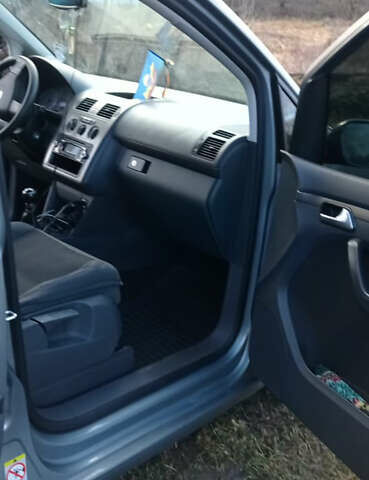 Серый Фольксваген Туран, объемом двигателя 1.6 л и пробегом 251 тыс. км за 6500 $, фото 8 на Automoto.ua