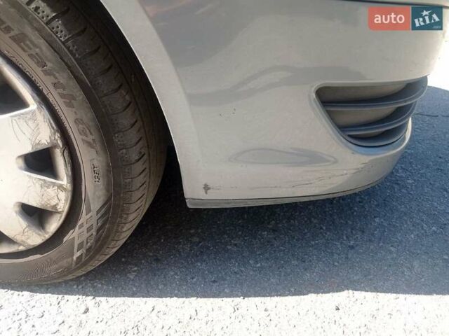 Серый Фольксваген Туран, объемом двигателя 1.6 л и пробегом 195 тыс. км за 8000 $, фото 19 на Automoto.ua