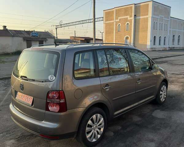 Сірий Фольксваген Туран, об'ємом двигуна 1.6 л та пробігом 191 тис. км за 7700 $, фото 3 на Automoto.ua