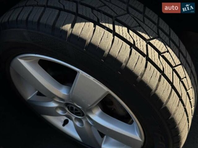 Серый Фольксваген Туран, объемом двигателя 1.6 л и пробегом 278 тыс. км за 8200 $, фото 19 на Automoto.ua