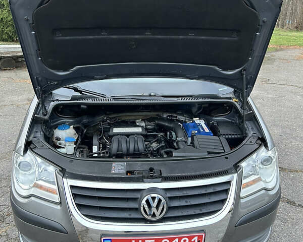 Серый Фольксваген Туран, объемом двигателя 1.6 л и пробегом 225 тыс. км за 8199 $, фото 25 на Automoto.ua