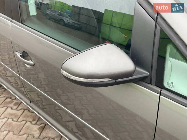 Серый Фольксваген Туран, объемом двигателя 1.6 л и пробегом 196 тыс. км за 8999 $, фото 95 на Automoto.ua