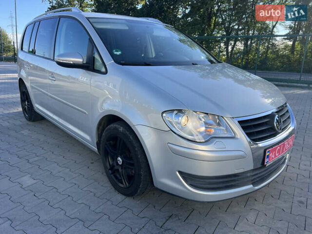 Серый Фольксваген Туран, объемом двигателя 1.4 л и пробегом 235 тыс. км за 7450 $, фото 3 на Automoto.ua