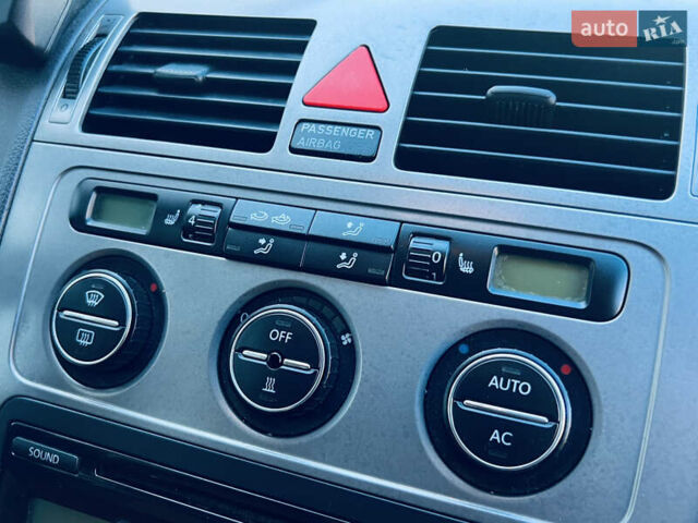 Сірий Фольксваген Туран, об'ємом двигуна 0 л та пробігом 235 тис. км за 7998 $, фото 24 на Automoto.ua