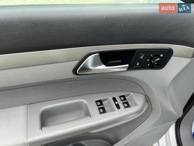 Сірий Фольксваген Туран, об'ємом двигуна 1.39 л та пробігом 204 тис. км за 7100 $, фото 16 на Automoto.ua