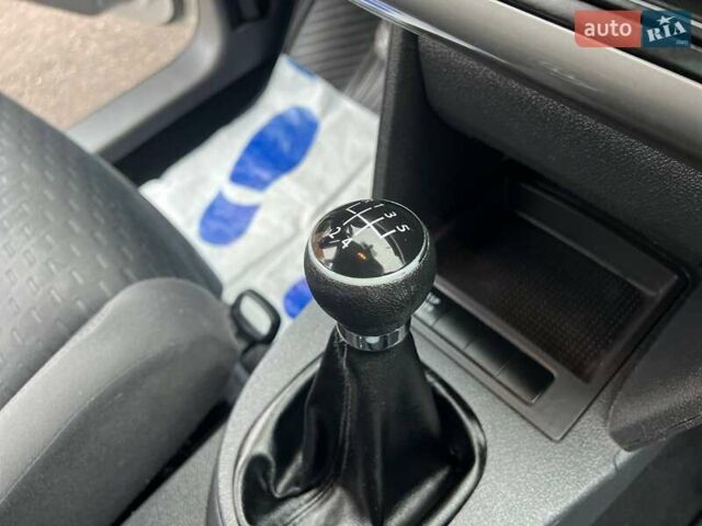 Серый Фольксваген Туран, объемом двигателя 1.6 л и пробегом 198 тыс. км за 8399 $, фото 73 на Automoto.ua