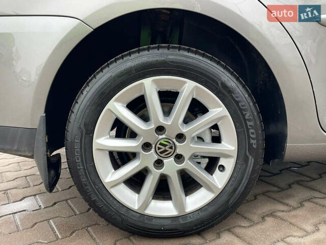 Серый Фольксваген Туран, объемом двигателя 1.6 л и пробегом 196 тыс. км за 8999 $, фото 139 на Automoto.ua