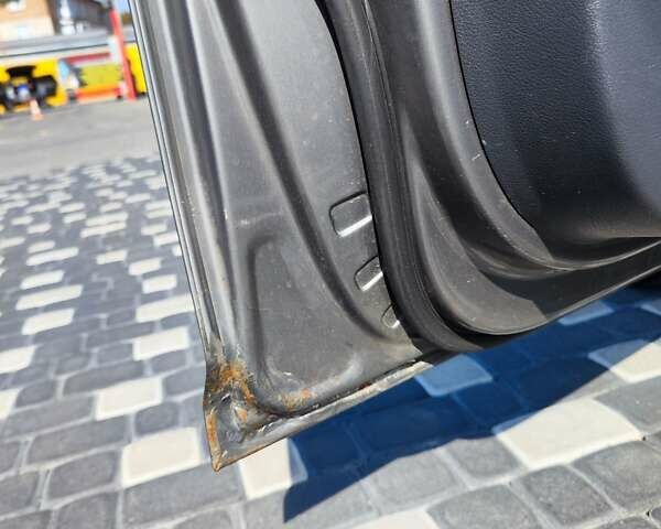 Серый Фольксваген Туран, объемом двигателя 1.9 л и пробегом 310 тыс. км за 7799 $, фото 20 на Automoto.ua