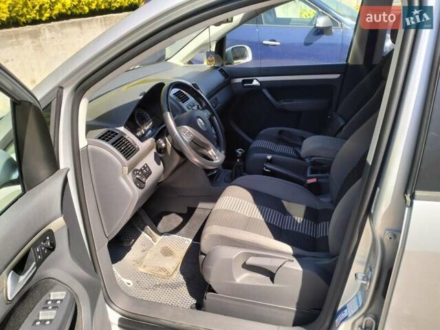 Сірий Фольксваген Туран, об'ємом двигуна 1.4 л та пробігом 222 тис. км за 6700 $, фото 2 на Automoto.ua