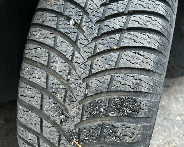 Серый Фольксваген Туран, объемом двигателя 1.6 л и пробегом 225 тыс. км за 8199 $, фото 27 на Automoto.ua