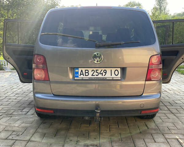 Серый Фольксваген Туран, объемом двигателя 1.6 л и пробегом 201 тыс. км за 8700 $, фото 11 на Automoto.ua