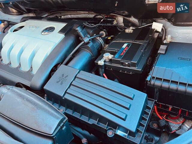 Сірий Фольксваген Туран, об'ємом двигуна 1.9 л та пробігом 200 тис. км за 8500 $, фото 36 на Automoto.ua