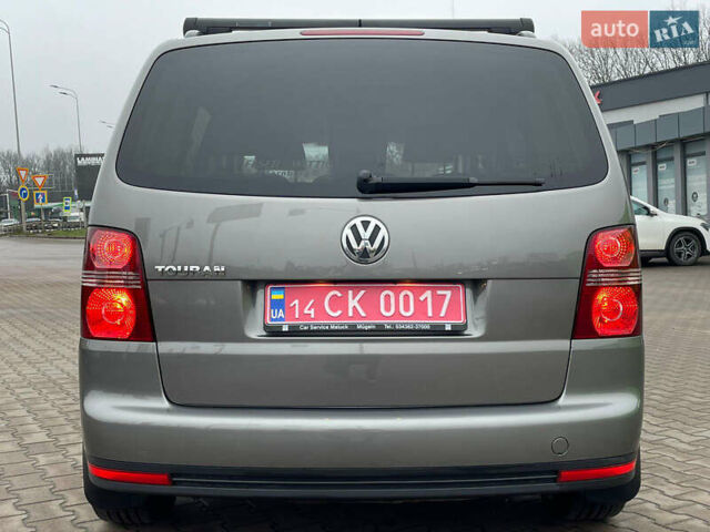 Серый Фольксваген Туран, объемом двигателя 1.6 л и пробегом 196 тыс. км за 8999 $, фото 72 на Automoto.ua