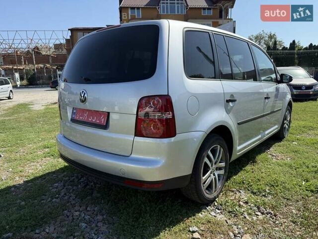 Серый Фольксваген Туран, объемом двигателя 1.6 л и пробегом 230 тыс. км за 7770 $, фото 5 на Automoto.ua