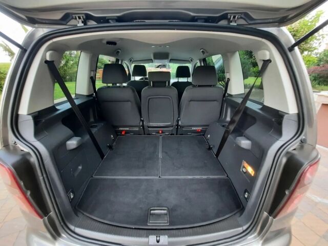 Серый Фольксваген Туран, объемом двигателя 1.6 л и пробегом 130 тыс. км за 7500 $, фото 21 на Automoto.ua