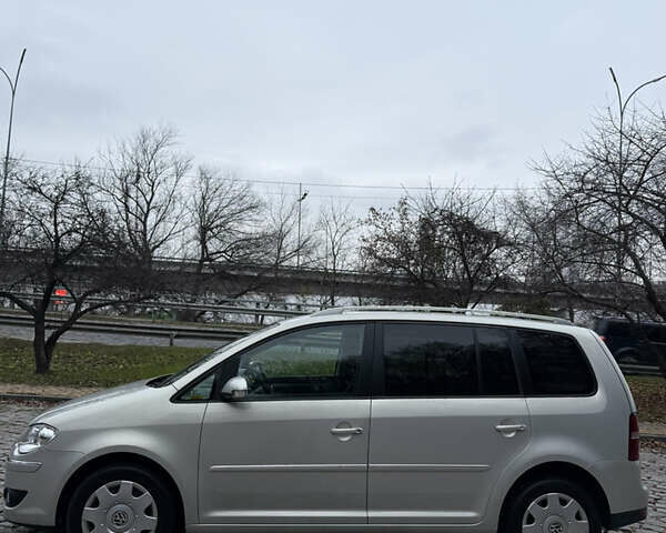 Сірий Фольксваген Туран, об'ємом двигуна 1.39 л та пробігом 182 тис. км за 7950 $, фото 3 на Automoto.ua