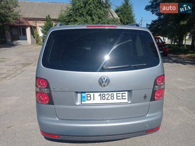 Серый Фольксваген Туран, объемом двигателя 1.6 л и пробегом 195 тыс. км за 8000 $, фото 7 на Automoto.ua
