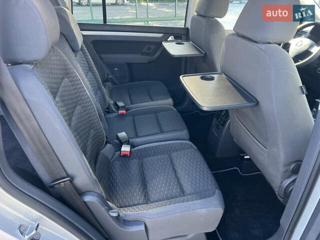 Серый Фольксваген Туран, объемом двигателя 1.4 л и пробегом 235 тыс. км за 7450 $, фото 26 на Automoto.ua