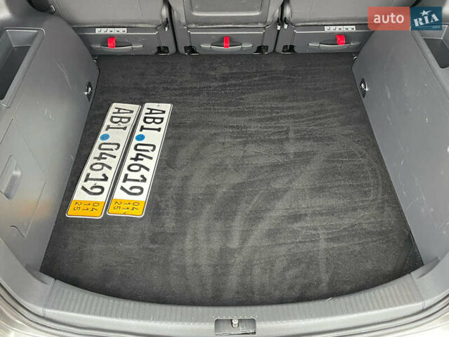 Серый Фольксваген Туран, объемом двигателя 1.6 л и пробегом 196 тыс. км за 8999 $, фото 122 на Automoto.ua