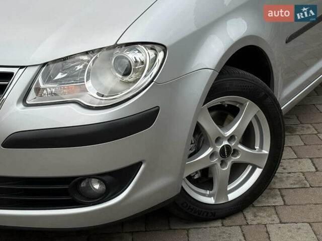 Серый Фольксваген Туран, объемом двигателя 1.6 л и пробегом 174 тыс. км за 7550 $, фото 5 на Automoto.ua