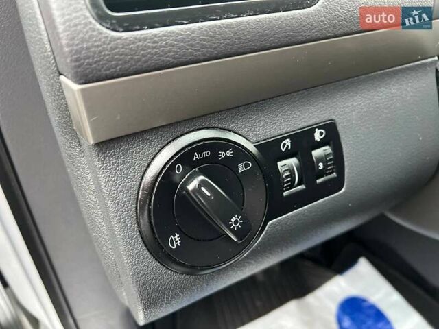 Серый Фольксваген Туран, объемом двигателя 1.6 л и пробегом 198 тыс. км за 8399 $, фото 52 на Automoto.ua