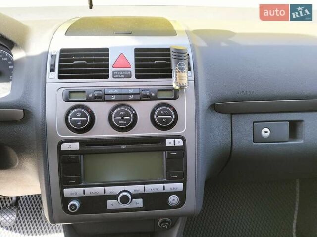 Сірий Фольксваген Туран, об'ємом двигуна 1.4 л та пробігом 222 тис. км за 6700 $, фото 1 на Automoto.ua