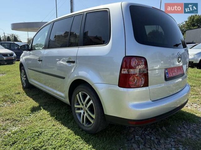 Серый Фольксваген Туран, объемом двигателя 1.6 л и пробегом 230 тыс. км за 7770 $, фото 6 на Automoto.ua