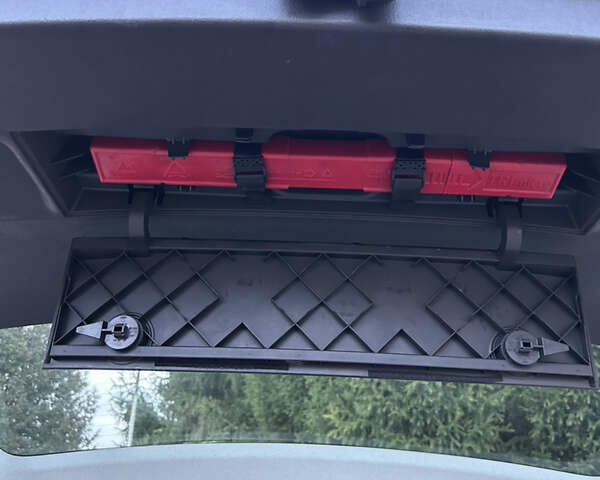 Серый Фольксваген Туран, объемом двигателя 1.6 л и пробегом 225 тыс. км за 8199 $, фото 36 на Automoto.ua